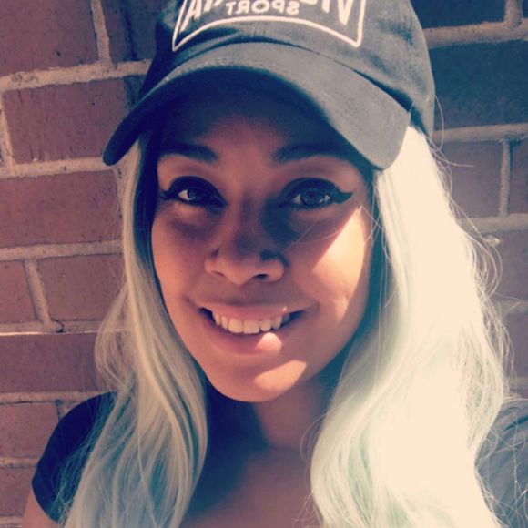 Meet your Posher, Karina - Picture 1 of 1